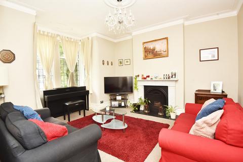 4 bedroom terraced house for sale, Glebe Road, Harrogate