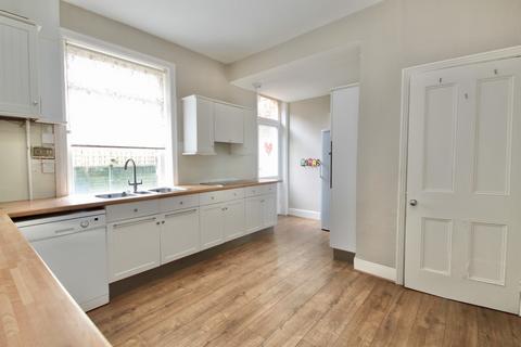 4 bedroom terraced house for sale, Glebe Road, Harrogate