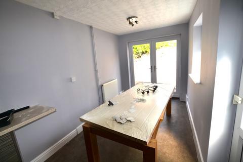 2 bedroom terraced house to rent, Stuart Street, Leicester LE3