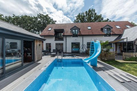 4 bedroom detached house for sale, Manor Road, North Wootton, PE30