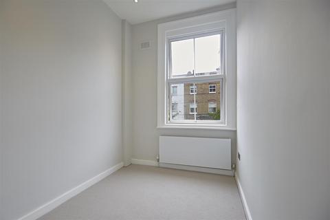 2 bedroom flat to rent, Caithness Road, London, W14