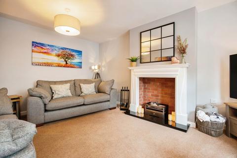 28 Bentley Road, Castle Donington, Derby, DE74 2UL