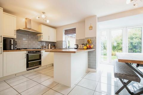 28 Bentley Road, Castle Donington, Derby, DE74 2UL