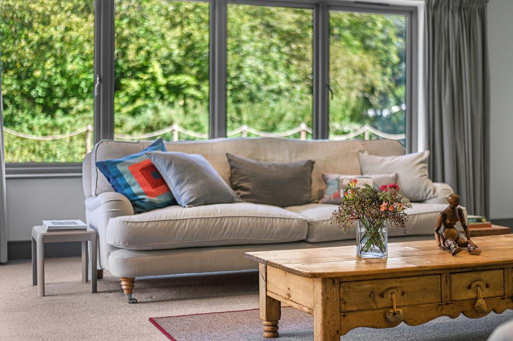 12 - Sitting room