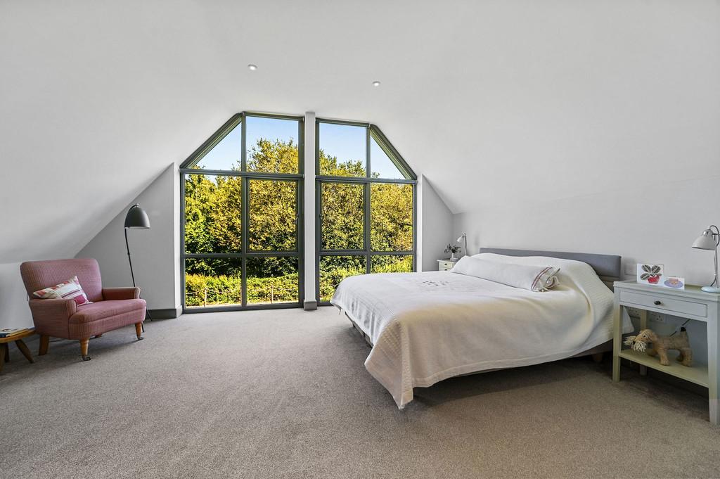 16 - Master bedroom