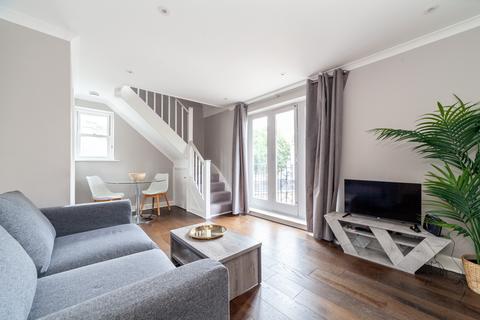 1 bedroom flat to rent, , Bolingbroke Walk, London SW11