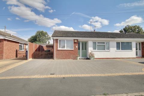 2 bedroom semi-detached bungalow for sale, Fairview Avenue, Chatteris