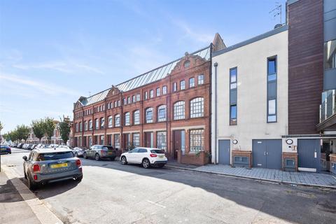 2 bedroom flat for sale, Stoneham Road, Hove BN3