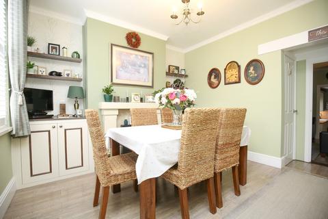 6 Ambien Road, Atherstone, CV9 2AT