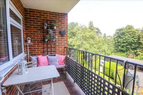 2 bedroom apartment for sale, Windermere Court