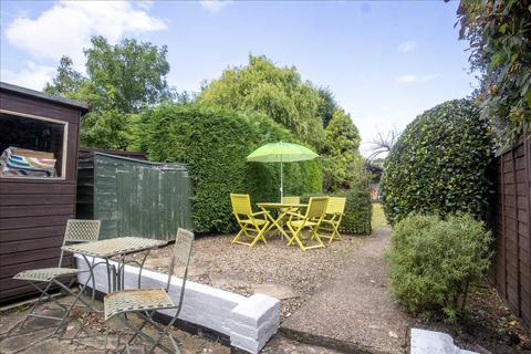 2 bedroom terraced house for sale, Allingham Road, Reigate