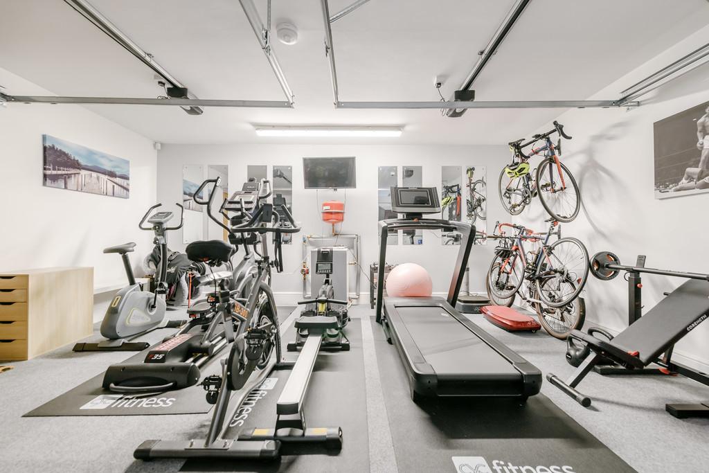 Double Garage Gym