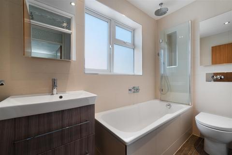 22 Cedar Drive, Ascot, SL5 0UA