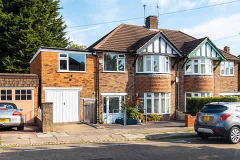 4 bedroom semi-detached house for sale, Englefield Road, Leicester, LE5