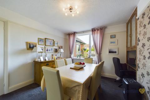 5 Bridge Road, Uttoxeter, ST14 8BA