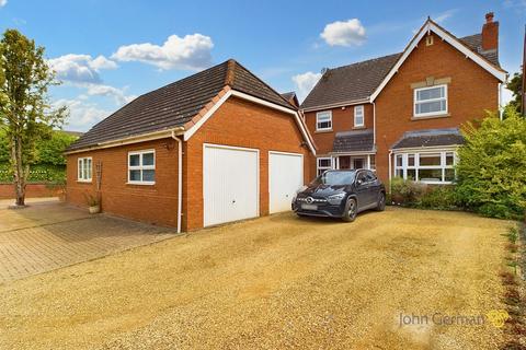 4 bedroom detached house for sale, Beechcroft Avenue, Stafford