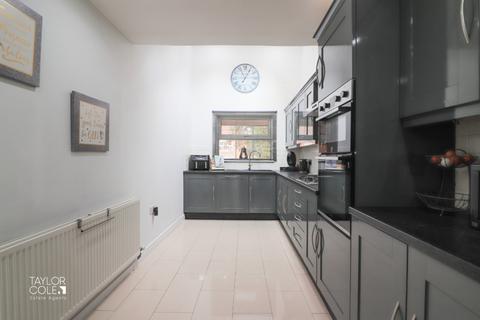 12 Arran Drive, Wilnecote, Tamworth, B77 5AS