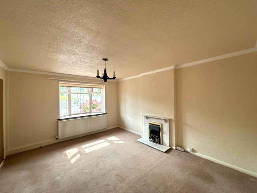 Peveril Gardens, Disley 2 bed semidetached bungalow to rent £950 pcm