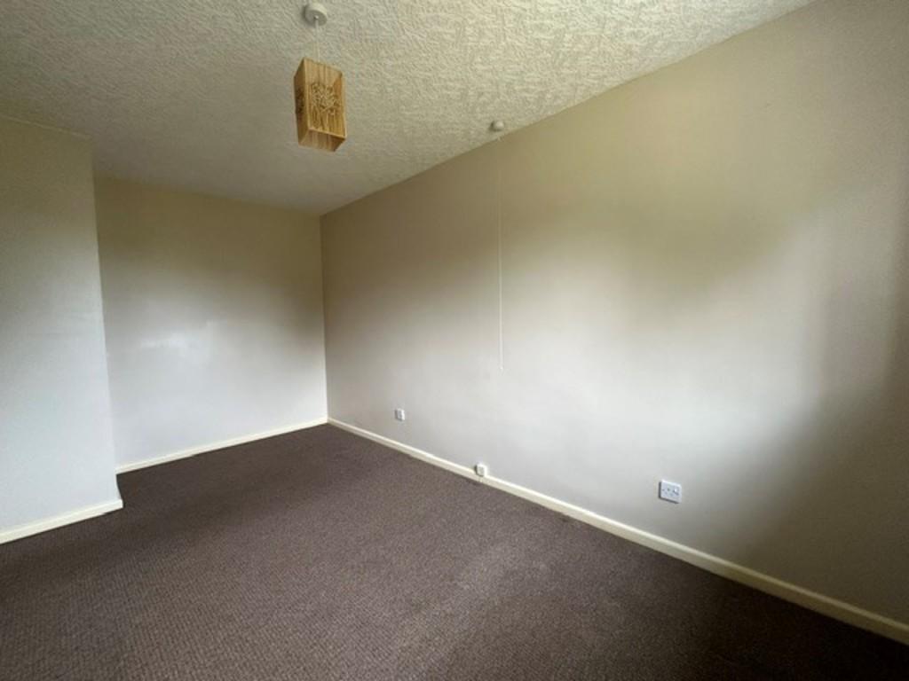 Peveril Gardens, Disley 2 bed semidetached bungalow to rent £950 pcm