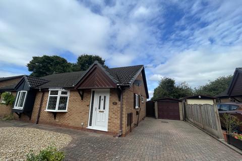 2 bedroom semi-detached bungalow to rent, Peveril Gardens, Disley