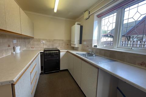 2 bedroom semi-detached bungalow to rent, Peveril Gardens, Disley