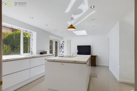 21 Carlton Croft, Sutton Coldfield, B74 3JT
