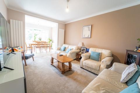 63 Minterne Avenue, Southall, UB2 4HP