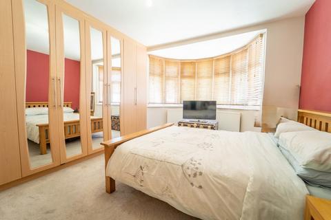 63 Minterne Avenue, Southall, UB2 4HP