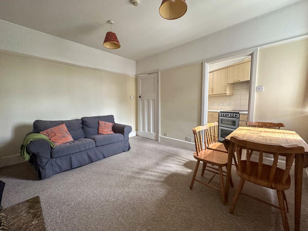 Lounge/ Dining Room