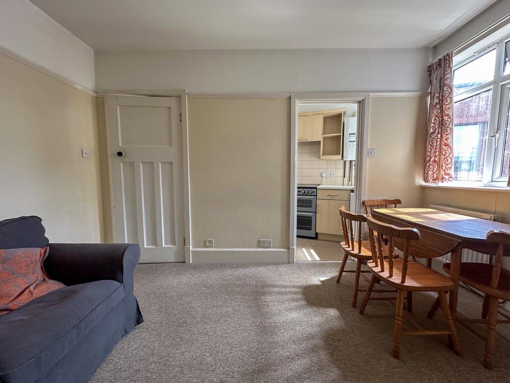 Lounge/ Dining Room