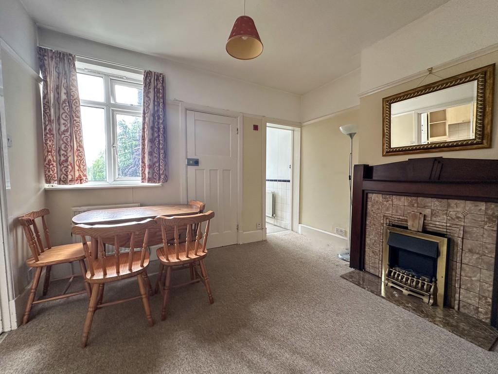 Lounge/ Dining Room