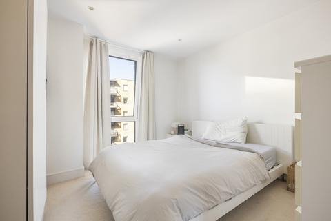Flat 802, 15 Indescon Square, London, E14 9EZ