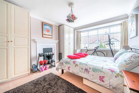 14 Guildford Way, Wallington, SM6 8NS
