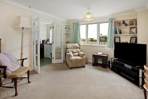 2 bedroom apartment for sale, Den Crescent, Teignmouth