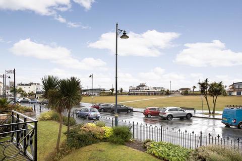 2 bedroom apartment for sale, Den Crescent, Teignmouth