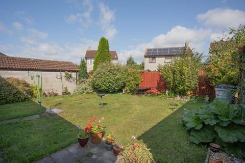 18 Bishops Drive, Langport, TA10 9HW