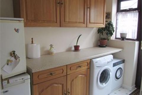18 Bishops Drive, Langport, TA10 9HW