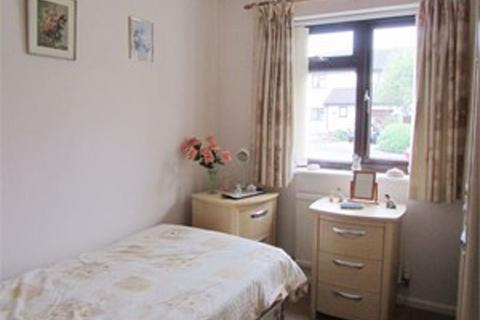 18 Bishops Drive, Langport, TA10 9HW