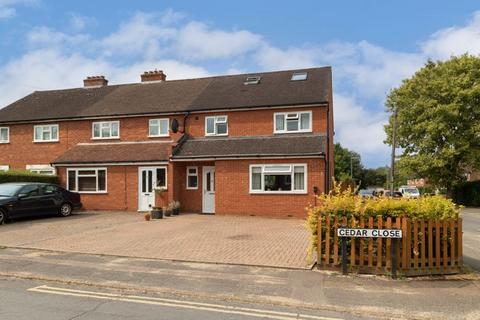 4 bedroom terraced house for sale, Cedar Close, Warlingham