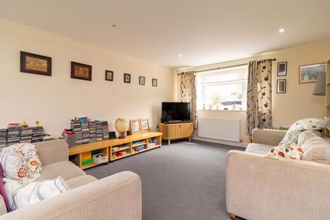 4 bedroom terraced house for sale, Cedar Close, Warlingham