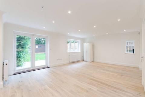 5 bedroom semi-detached house for sale, Sundew Avenue, Shepherd's Bush, London, W12