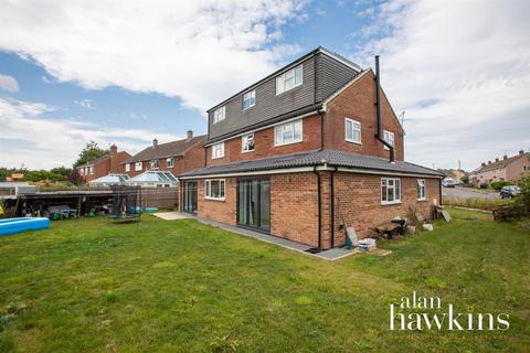 6 Argosy Road, Lyneham, Chippenham, SN15 4AP