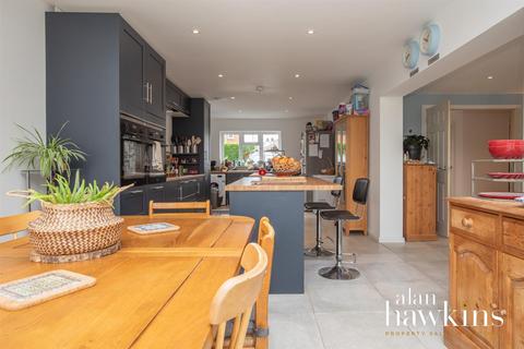 6 Argosy Road, Lyneham, Chippenham, SN15 4AP