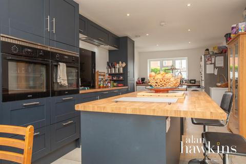 6 Argosy Road, Lyneham, Chippenham, SN15 4AP
