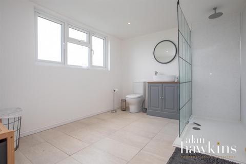 6 Argosy Road, Lyneham, Chippenham, SN15 4AP