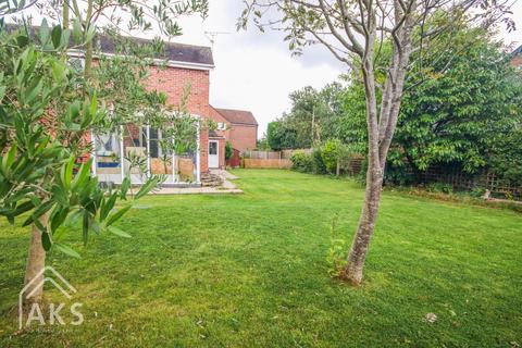 4 bedroom detached house for sale, Station Road, Derby DE3