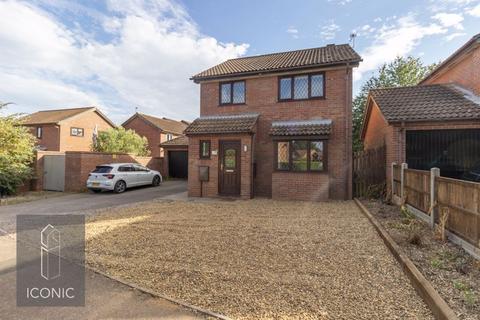 3 bedroom detached house for sale, Kingswood Avenue, Taverham, Norwich