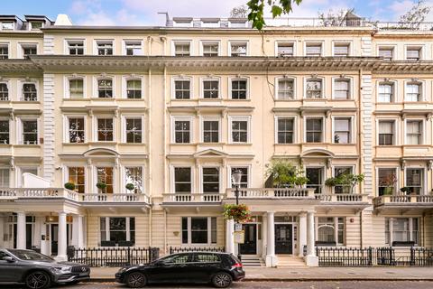 3 bedroom flat for sale, Cornwall Gardens, South Kensington, London