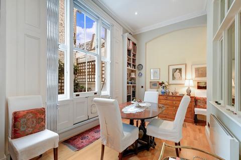 3 bedroom flat for sale, Cornwall Gardens, South Kensington, London