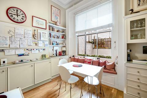 3 bedroom flat for sale, Cornwall Gardens, South Kensington, London